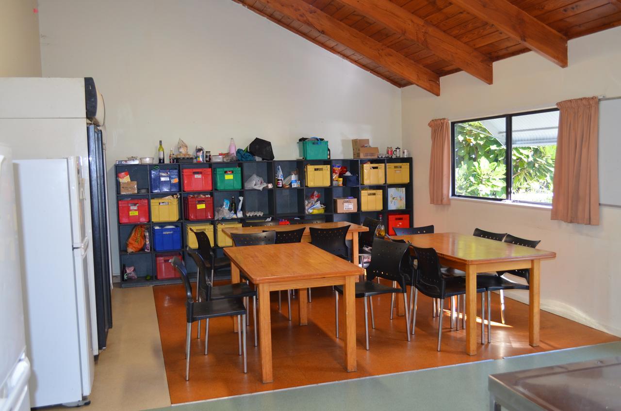 Bell Lodge Motel & Backpackers Hostel ตาอูรังกา ภายนอก รูปภาพ