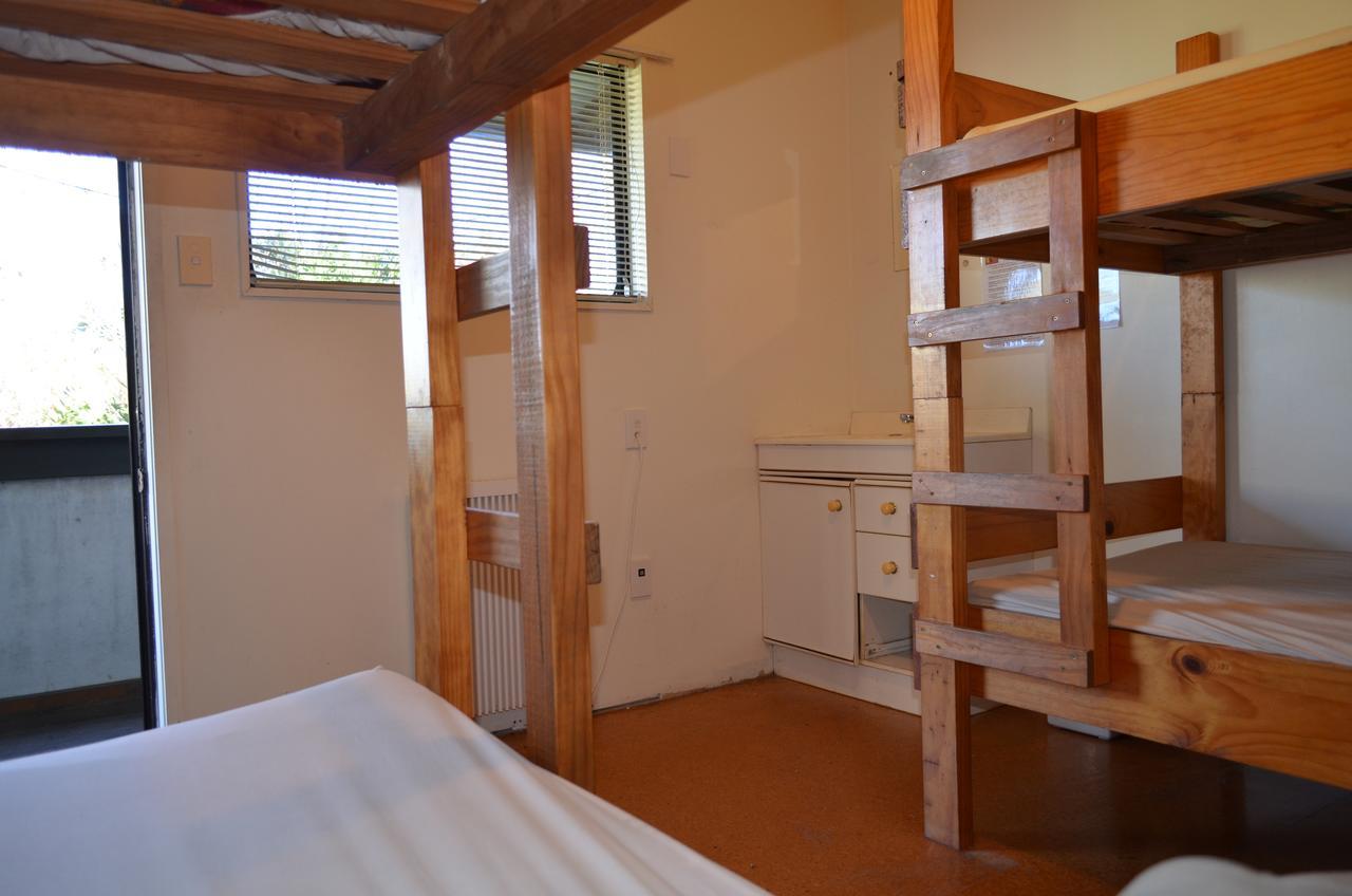 Bell Lodge Motel & Backpackers Hostel ตาอูรังกา ภายนอก รูปภาพ